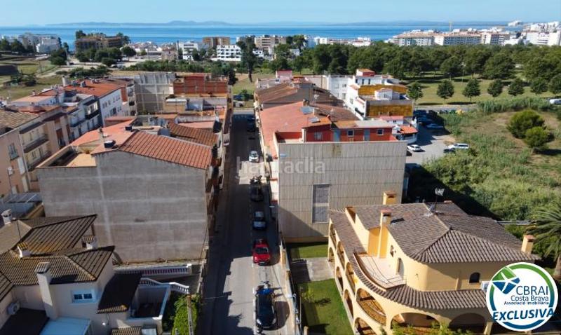 Foto cb230f19-c163-4dc0-ab58-ea3631923972. Xalet amb xemeneia calefacció aparcament piscina a Roses