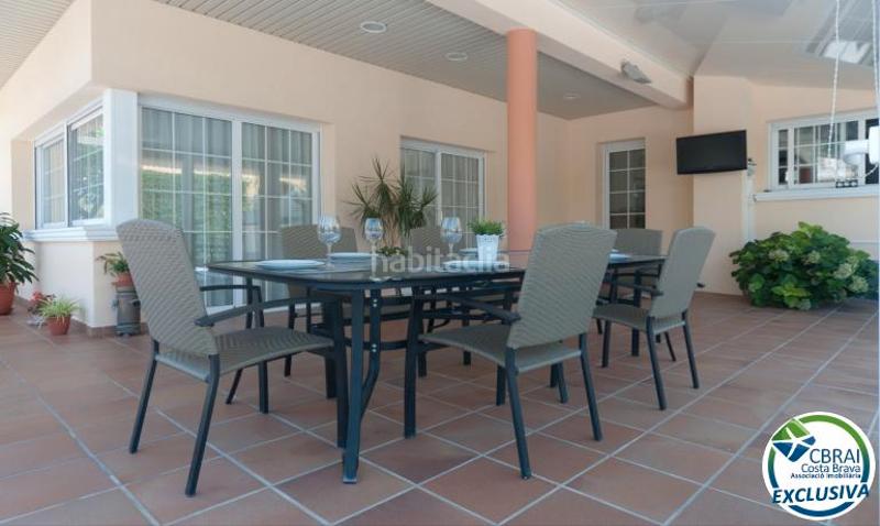 Foto d288dd2d-8e4c-4fc1-ba11-1e4af5482566. Xalet amb xemeneia calefacció aparcament piscina a Roses