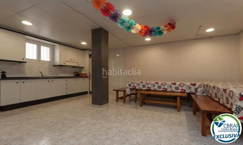 Foto fe2a0a3a-4999-4df7-bfe5-8cde960ed975. Xalet amb xemeneia calefacció aparcament piscina a Roses