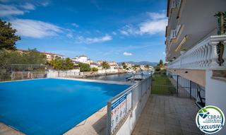 Appartement  Carrer freser. Apartamento con vista al canal y piscina comunitaria en freser,