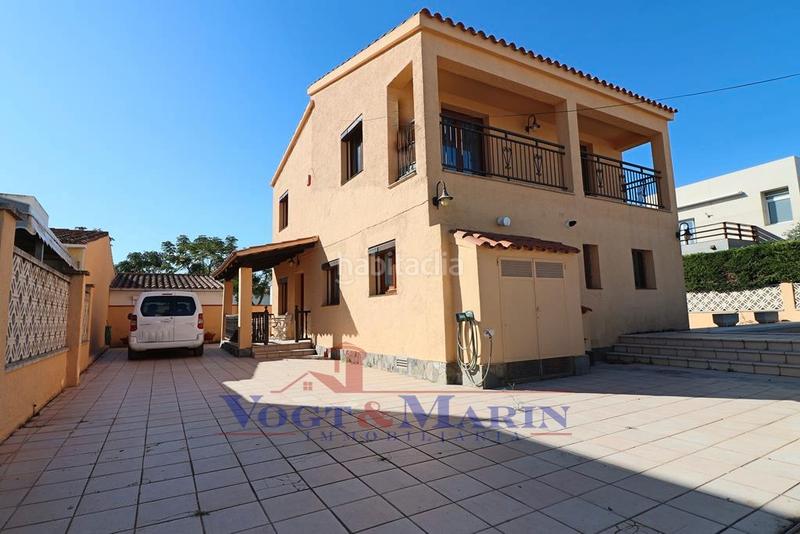 Foto b32fcf35-bd00-4ea0-b35b-2d213cd5834d. Casa  independiente con piscina cerca de los canales en Requesens en Empuriabrava