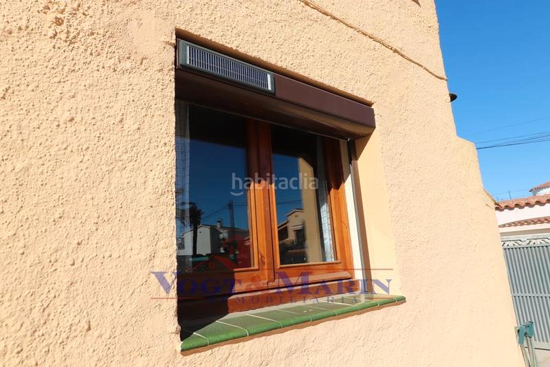 Foto d16caa20-871c-48a5-8a77-fd7c1c073ca1. Casa  independiente con piscina cerca de los canales en Requesens en Empuriabrava