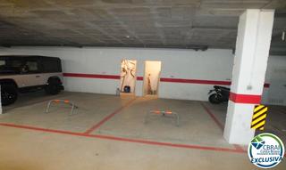 Aparcament cotxe  Carrer de josé de espronceda. Parking subterráneo en el centro de roses