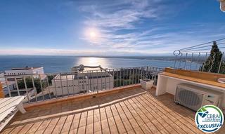 Apartament  Carrer pitarra. Apartamento con vista al mar, piscina y parking en puig rom, ros