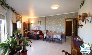 Appartement  Carrer narcís soler. Piso con gran terraza y ascensor en eixample, figueres
