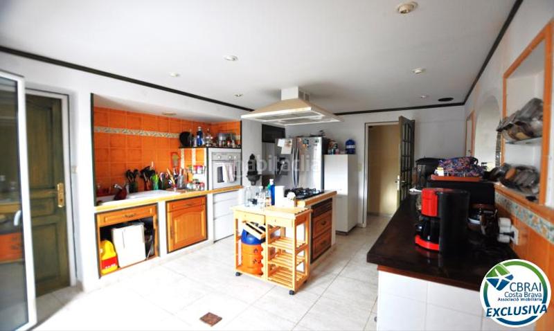 Foto 24683382-ec0d-41dc-a9cb-3f3b9572e5f5. Maison avec chauffage parking dans Nord Roses