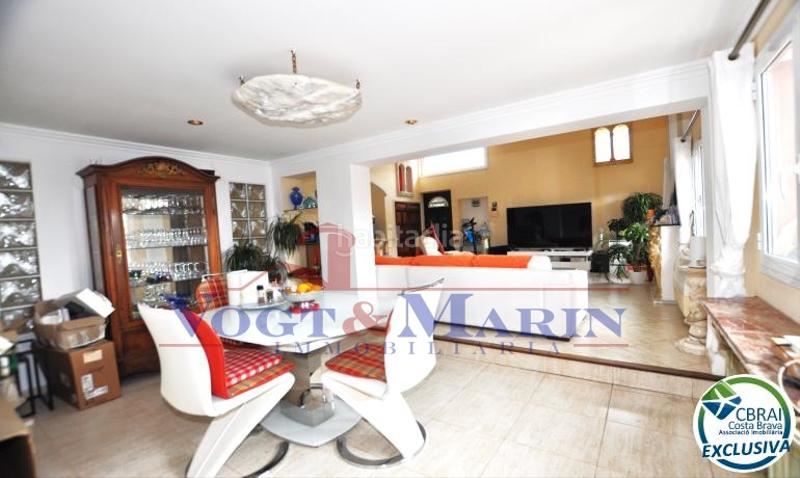 Foto 96618adc-cfb0-42d7-90b6-1a745d0901b6. Maison avec chauffage parking dans Nord Roses