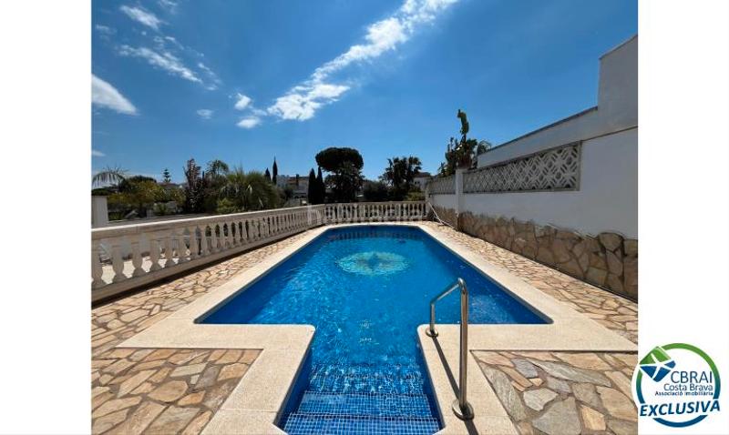 Foto 05260232-9941-4c62-88f4-8fcd4a0e3bf3. Chalet con riscaldamento parcheggio piscina in Francolí - Freser - Noguera Empuriabrava