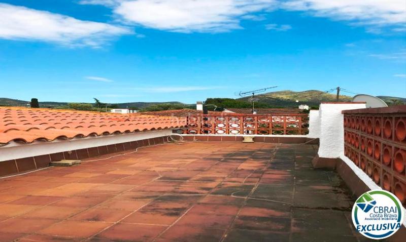 Foto 1fd6e329-d923-46d7-bb72-2a5b87644e2e. Maison avec chauffage parking piscine dans Nord Roses