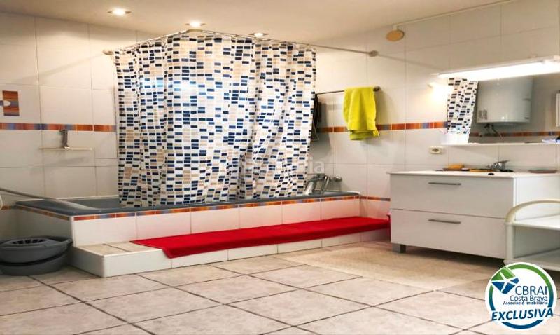 Foto 33ff31f8-f333-4b58-a744-8fb7b81dd498. Maison avec chauffage parking piscine dans Nord Roses