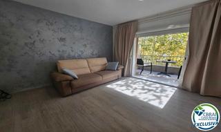Piccolo appartamento  Avinguda fages de climent. Apartamento a 100m del mar en el centro de empuriabrava