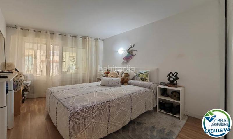 Foto 852aa7be-2316-440f-8ba8-2008f237bd7d. Apartament amb calefacció a Centre Roses