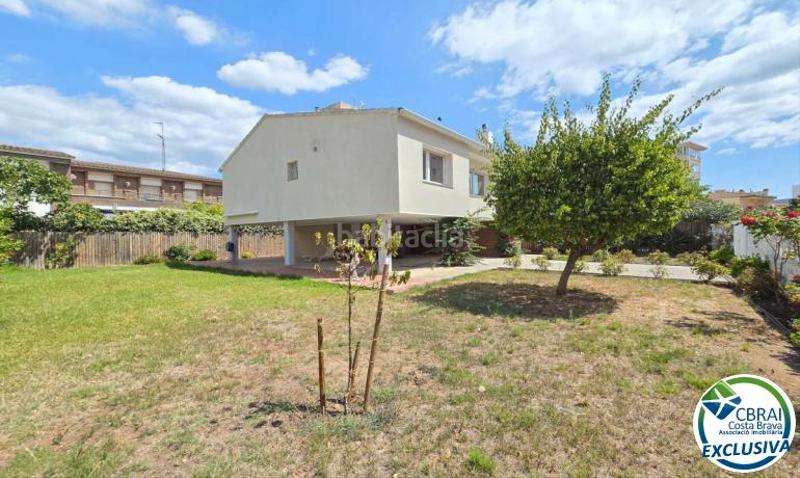 Foto e7d58f39-4c3e-4669-8d0e-5fa1bc9dbc61. Doppelhaus mit heizung parking in Santa Margarida Roses