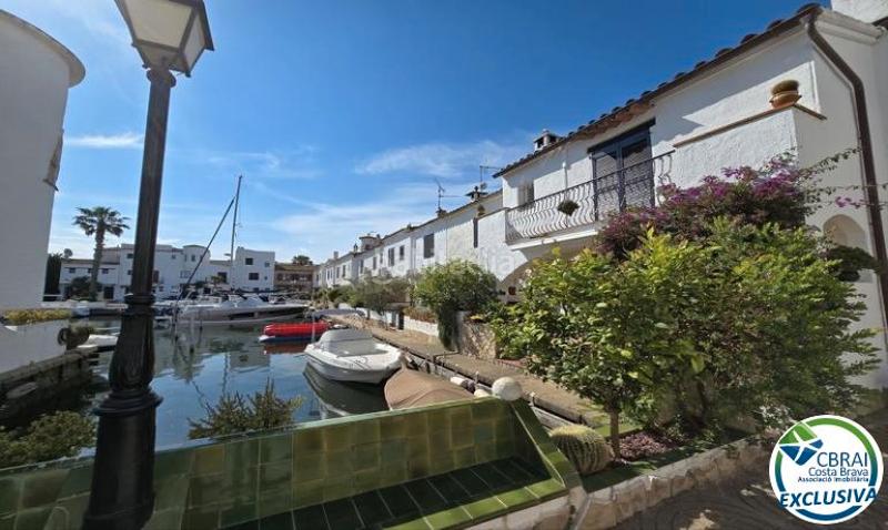 Foto a883c26a-3576-43db-b7d5-51274080cf5d. Semi detached house with heating parking in Port Grec - Port Moxó Empuriabrava