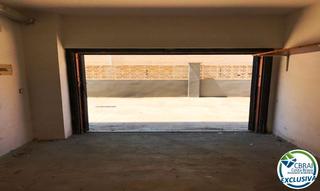 Aparcament cotxe  Avinguda del nautilus. Garaje privado de 12m² en  santa margarita, roses
