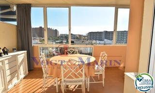 Apartamento  Avinguda de la platja. Apartamento con gran terraza, vista al canal y trastero en santa