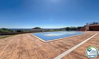 Xalet  Carrer xaloc. Villa con vista al mar y piscina en els olivars, pau