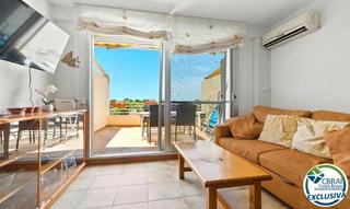 Piccolo appartamento  Carrer de la muga. Apartamento a 200m del mar con terraza y ascensor en empuriabrav