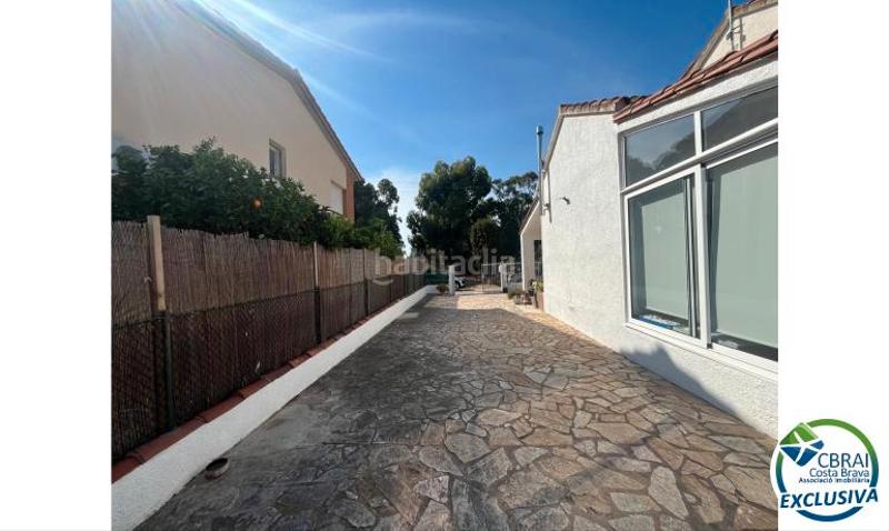 Foto c9612222-011a-4780-9789-ba02dee24503. Maison avec chauffage parking dans Nord Roses