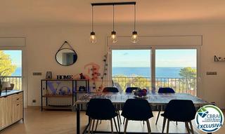 Appartement  Carrer abat oliva. Apartamento reformado con vistas increibles al mar en llançà