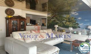 Apartament  Avinguda de la gola de l'estany. Apartamento con piscina comunitaria a 50m del mar