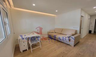 Studio  Carrer port empordà. Estudio renovado con licencia turística en empuriabrava