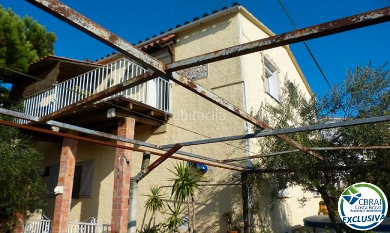 Foto 87e979a9-0ffa-4f32-8225-c8f5181f15ec. Apartament amb xemeneia calefacció aparcament a Carmençó Empuriabrava