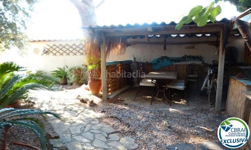 Foto 908bc575-f584-4482-b5e4-1dbb327003aa. Apartament amb xemeneia calefacció aparcament a Carmençó Empuriabrava