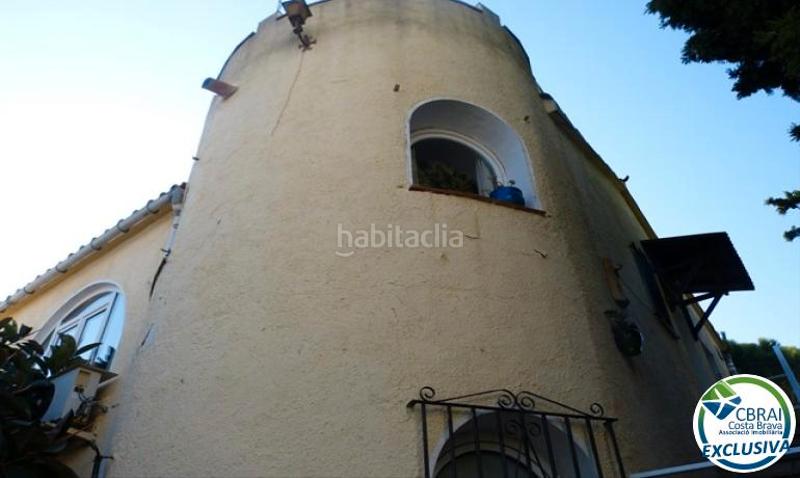 Foto a21e7f81-04b0-4752-b625-6efae8849858. Apartament amb xemeneia calefacció aparcament a Carmençó Empuriabrava