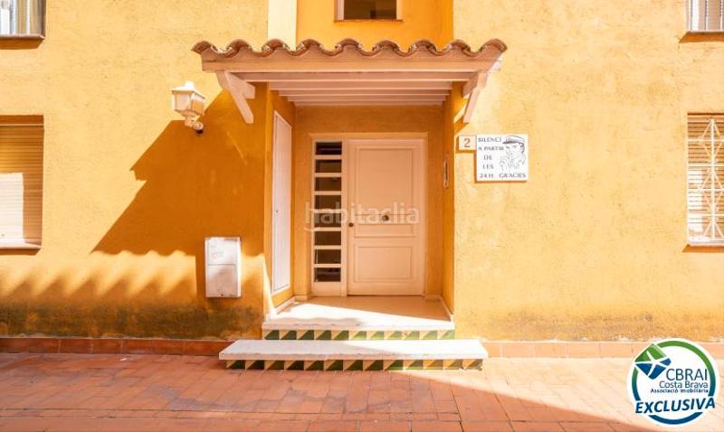 Foto f127c672-c5cd-477d-9a02-3e760575b341. Piccolo appartamento con riscaldamento piscina in Empuriabrava