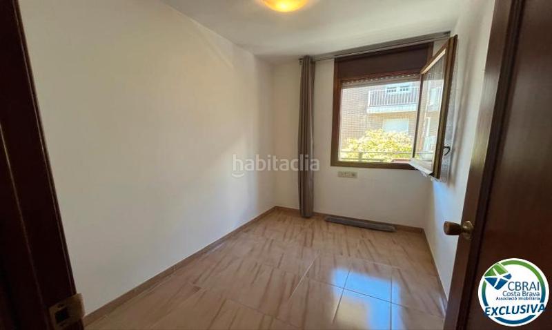 Foto 35432f56-d890-4dd6-b016-309724a48b75. Piccolo appartamento con riscaldamento in Centre Roses