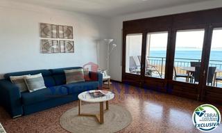 Piccolo appartamento  Carrer de manuel milà i fontanals. Apartamento con vista al mar y gran terraza en el far de roses