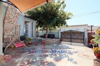 Chalet  Carrer carlit. Acogedora casa completamente reformada en carlit, empuriabrava