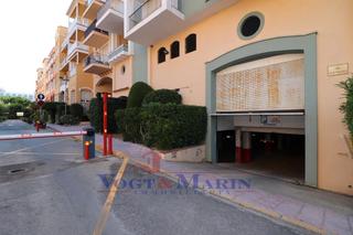 Car parking in Carrer Badia-Gran Reserva