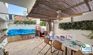 Apartamento  Avinguda de rhode. Apartamento de 6 dormitorios en primera linea de mar en roses