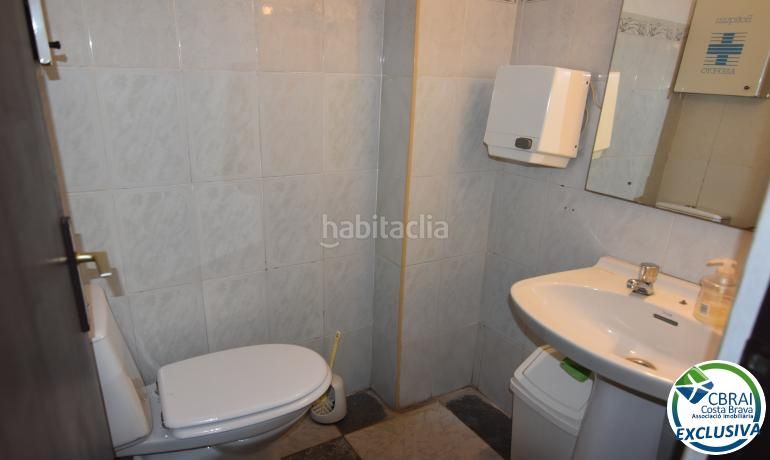Foto 241d0f04-b92d-4c9a-b592-7d1645b0fef1. Local comercial amb calefacció a Nord Roses