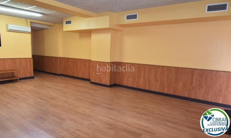 Foto 93575b05-26da-4b04-ae8d-5032a8ea73d3. Local comercial amb calefacció a Nord Roses