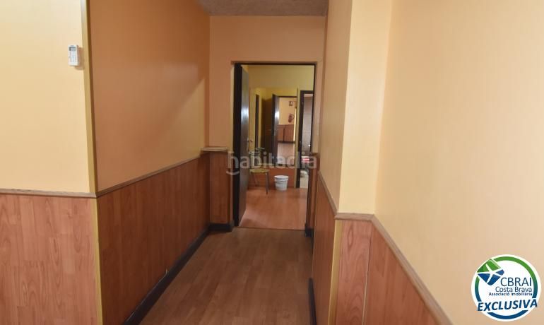 Foto bb4d40a1-7a5b-481e-9323-0007636280c8. Local comercial amb calefacció a Nord Roses