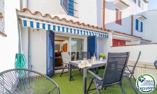 Semi detached house  Carrer ter. Casa de pescador con amarre privado en port currica, empuriabrav