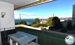 Apartament  Carrer de manuel milà i fontanals. Apartamento con vista al mar en el segundo muelle, roses