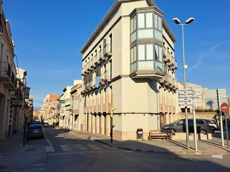 Foto e5bb33b9-1830-4c95-a9f7-cd78dead64fa. Local comercial amb calefacció a Eixample-Horta Capallera Figueres