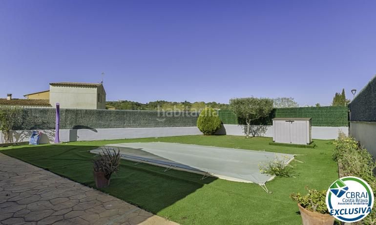 Foto 2363604f-8786-490c-9d6e-e7e4504286d8. Casa amb calefacció aparcament piscina a Cistella
