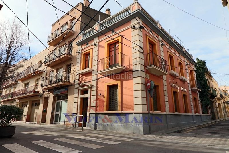 Foto 044d64b7-a060-484f-a2af-4065ca8e2645. Casa adossada amb calefacció aparcament a Centre Figueres