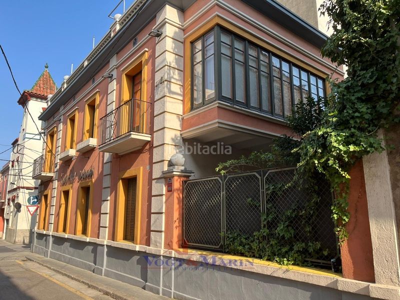 Foto 0987f3fe-3ccc-41f7-a3dc-06a730e48f3d. Casa adossada amb calefacció aparcament a Centre Figueres