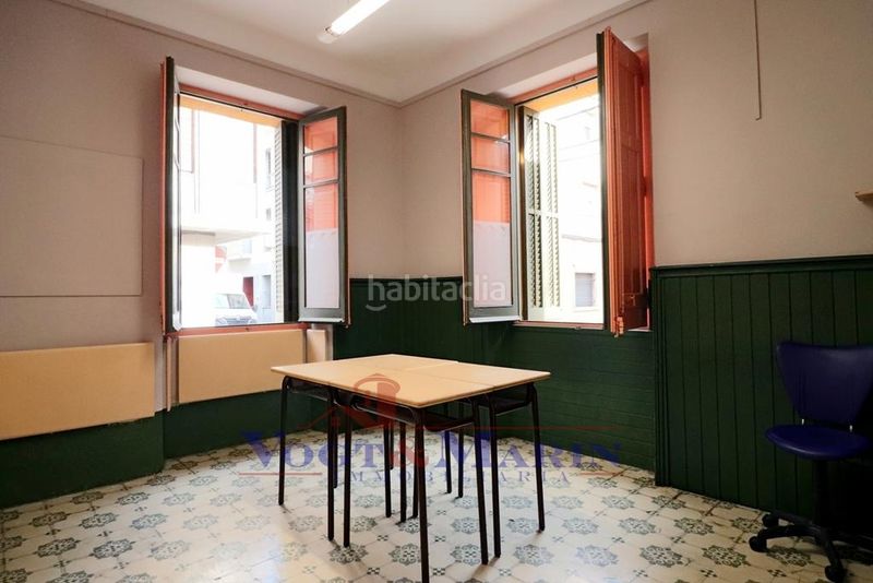 Foto 2283004c-7e96-49bd-b823-4c657691e2f5. Casa adossada amb calefacció aparcament a Centre Figueres