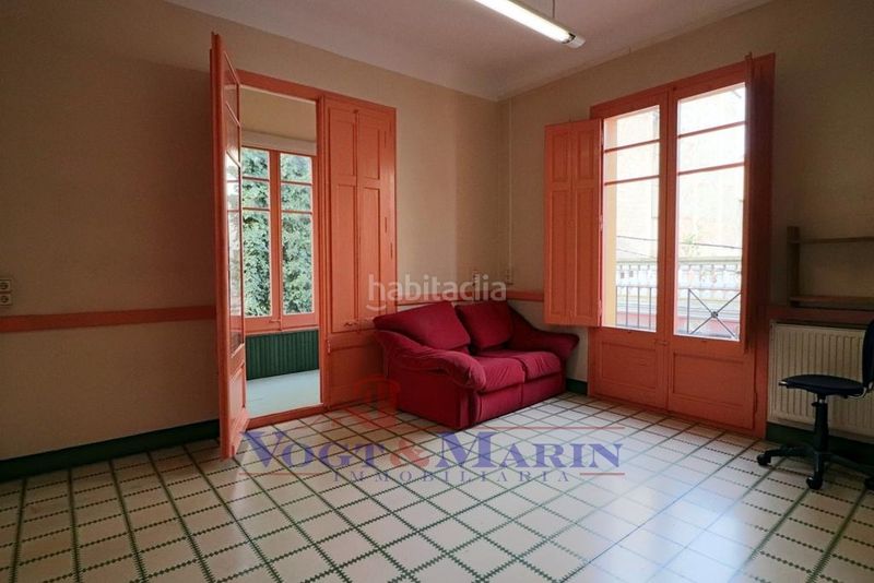 Foto 67cfdc29-4855-4f48-a70c-2b7e818843f6. Casa adossada amb calefacció aparcament a Centre Figueres