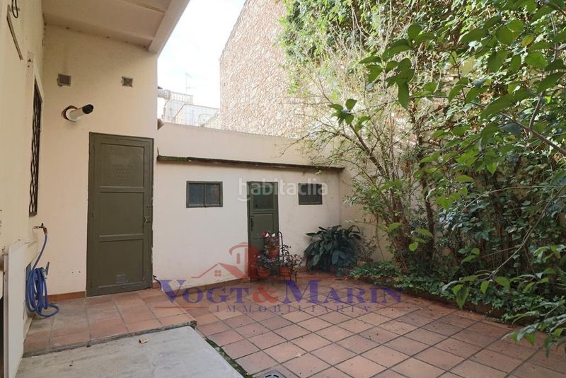Foto d24cdaf3-a25b-450d-bfa8-9316133d7926. Casa adossada amb calefacció aparcament a Centre Figueres