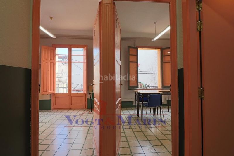 Foto e581635c-f01b-45f7-8036-c35fa106c093. Casa adossada amb calefacció aparcament a Centre Figueres