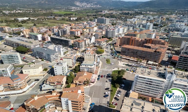 Foto 32b5c281-3a14-4f1b-8acf-6c07da5603c4. Apartament amb aparcament a Santa Margarida Roses