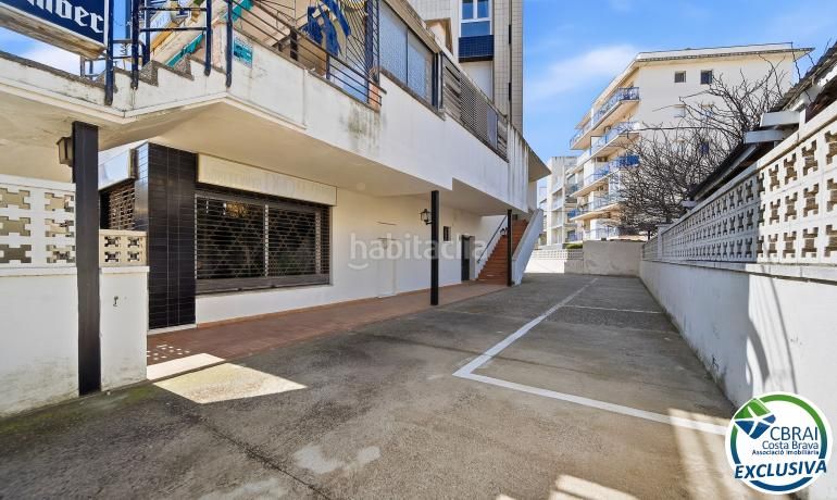 Foto b3ed370d-d890-4c99-804c-216744226a20. Apartament amb aparcament a Santa Margarida Roses
